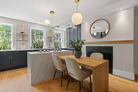 83 Phillips St #83, Boston, MA 02114