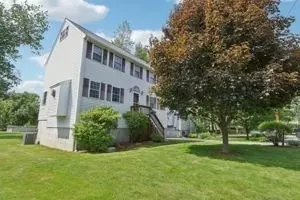 84 East Ave, Lowell, MA 01854