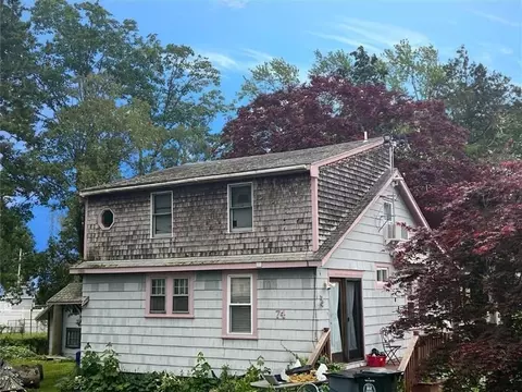 74 Bayview Ave, Swansea, MA 02777
