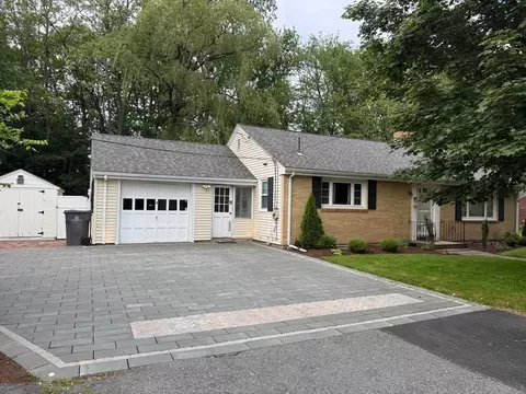 33 Stevens Rd, Framingham, MA 01702 photo 2
