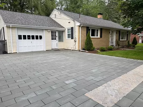 33 Stevens Rd, Framingham, MA 01702