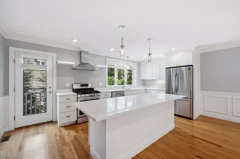 33 Oval Rd #2, Quincy, MA 02170