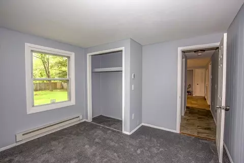 1101 Allen St, Springfield, MA 01118 photo 17