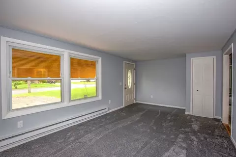 1101 Allen St, Springfield, MA 01118 photo 13