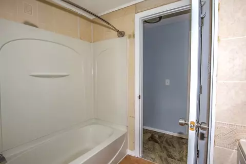 1101 Allen St, Springfield, MA 01118 photo 24