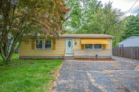 1101 Allen St, Springfield, MA 01118 photo 2