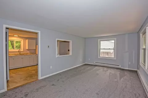 1101 Allen St, Springfield, MA 01118 photo 10
