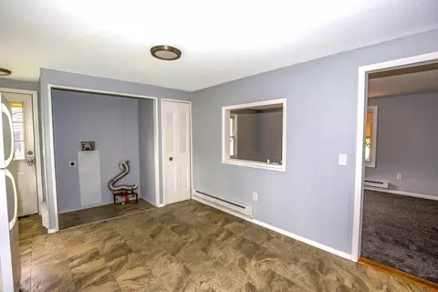 1101 Allen St, Springfield, MA 01118 photo 8