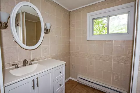 1101 Allen St, Springfield, MA 01118 photo 23