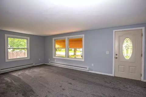 1101 Allen St, Springfield, MA 01118 photo 12