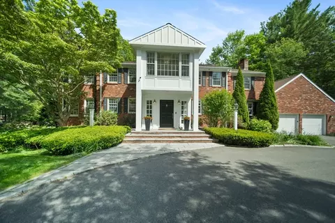 51 Canterbury Ln, Needham, MA 02492