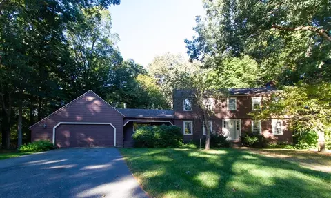 10 Whipple Rd, Hamilton, MA 01982