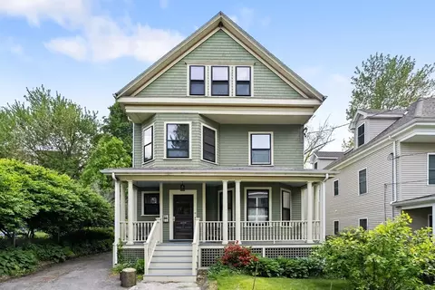 27 Chilcott Pl #2, Jamaica Plain, MA 02130