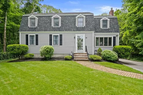 32 Riley Ave, Weymouth, MA 02189