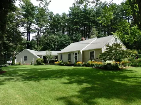 29 Deernolm St, Grafton, MA 01536