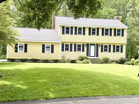 2 Westland Dr, Tewksbury, MA 01876