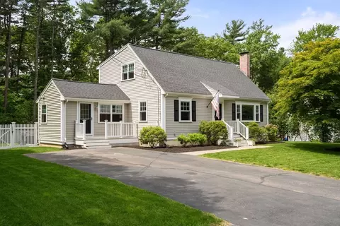 76 Alton St, Walpole, MA 02081