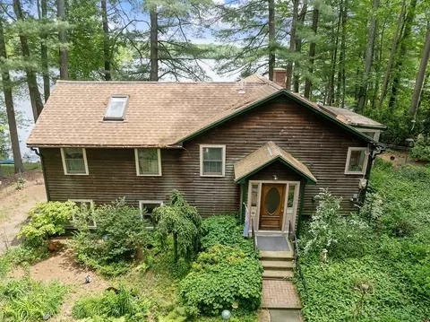 151 Flynn Rd, Lunenburg, MA 01462