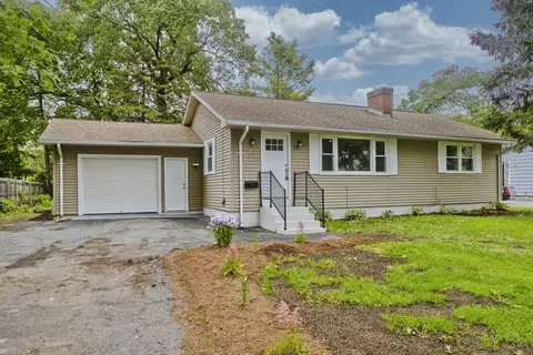 77 Drexel St, Springfield, MA 01104 photo 2