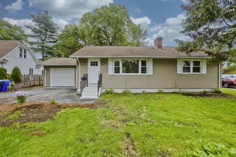 77 Drexel St, Springfield, MA 01104