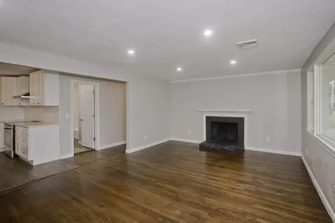 77 Drexel St, Springfield, MA 01104 photo 7
