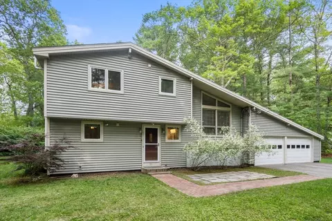 39 Moose Hill St, Sharon, MA 02067