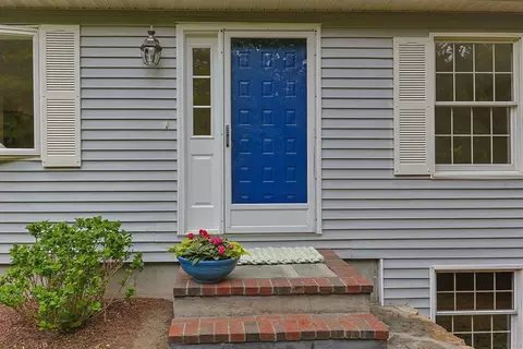3 Sandy Fox Dr, Mashpee, MA 02649 photo 2