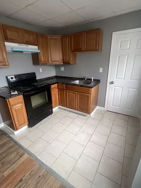 422 County St, Fall River, MA 02723 photo 11