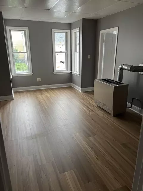 422 County St, Fall River, MA 02723 photo 7
