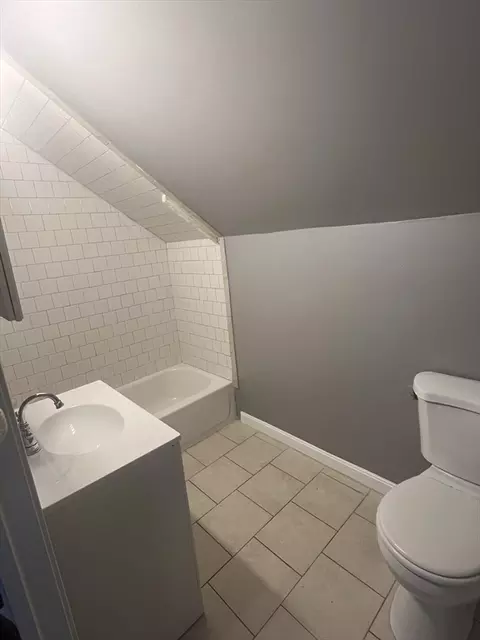422 County St, Fall River, MA 02723 photo 15