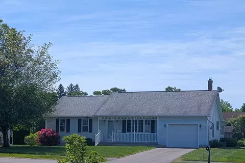 17 Tucker Ln, Belchertown, MA 01007