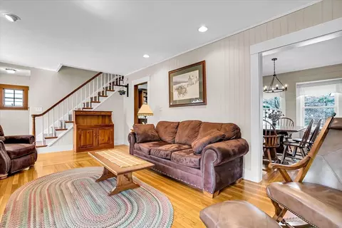 43 W Main, Upton, MA 01568 photo 2