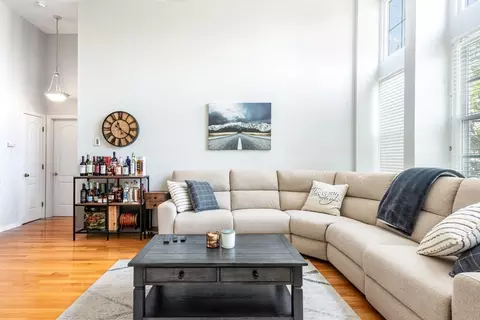 743 E 4th #204, Boston, MA 02127