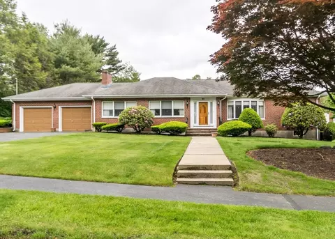 80 Woodcliff Dr, Waltham, MA 02452