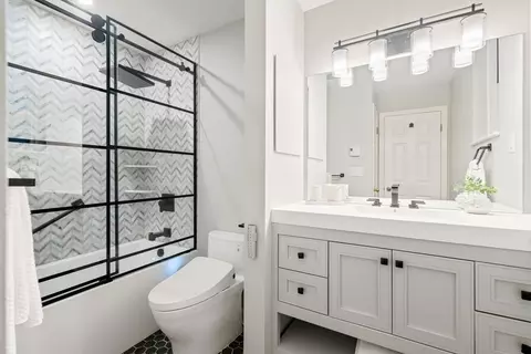 Bath - 65 Glen Rd #H-6, Brookline, MA 02445 photo 1 of 2