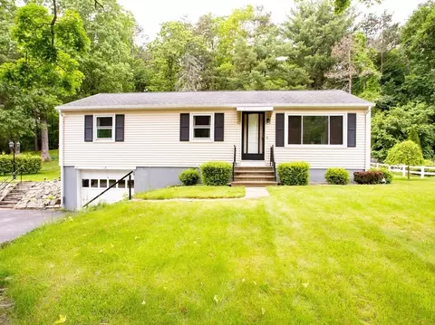 12 Hadley Path, West Brookfield, MA 01585