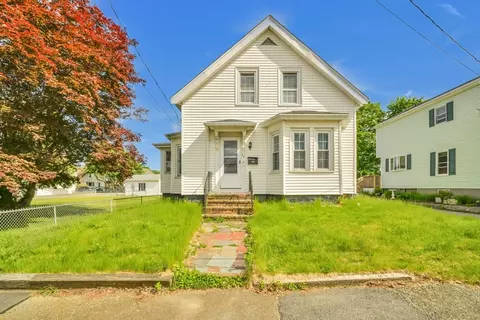 29 Waverly St, Taunton, MA 02780