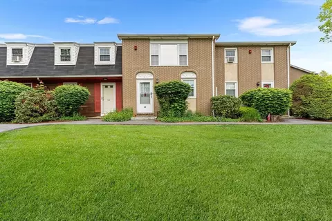 18 Cannongate Rd #68, Tyngsborough, MA 01879