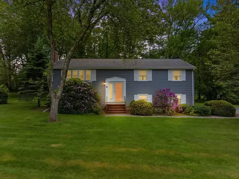 16 Fencourt, Canton, MA 02021