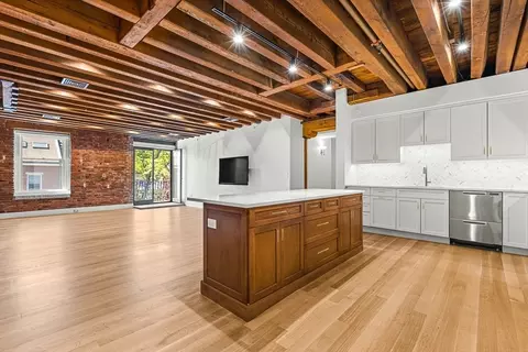 343 Commercial St #212, Boston, MA 02109