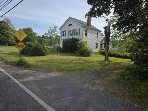 1164 Main St, Acushnet, MA 02743