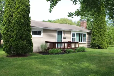 22 Riverside Dr, Kingston, MA 02364