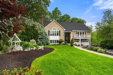 4 Blacksmith Way, Saugus, MA 01906