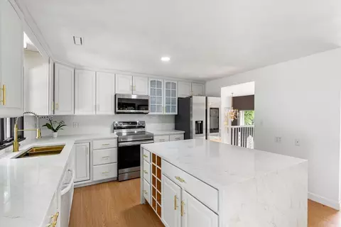 4 Blacksmith Way, Saugus, MA 01906 photo 11