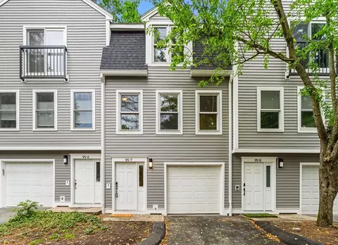 95 Anderer Ln #7, Boston, MA 02132