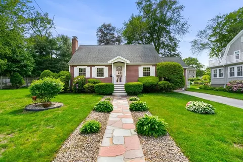 52 Harding Rd, Lexington, MA 02420