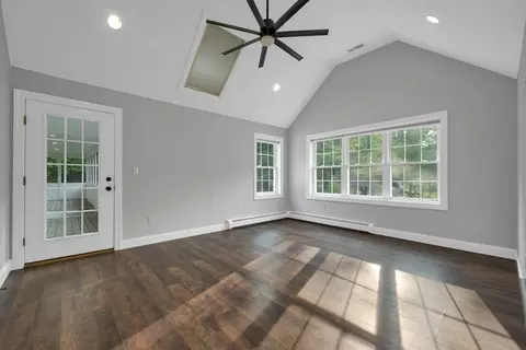 Living - 75 Glen St, Rowley, MA 01969 photo 4 of 4