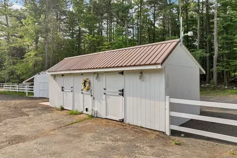 Exterior - 75 Glen St, Rowley, MA 01969 photo 11 of 15