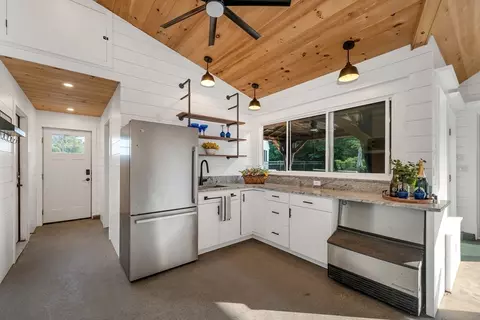 Kitchen - 75 Glen St, Rowley, MA 01969 photo 3 of 3