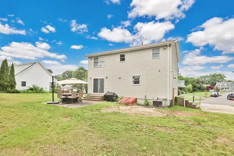 50 Fox Woods Dr, Springfield, MA 01129 photo 5